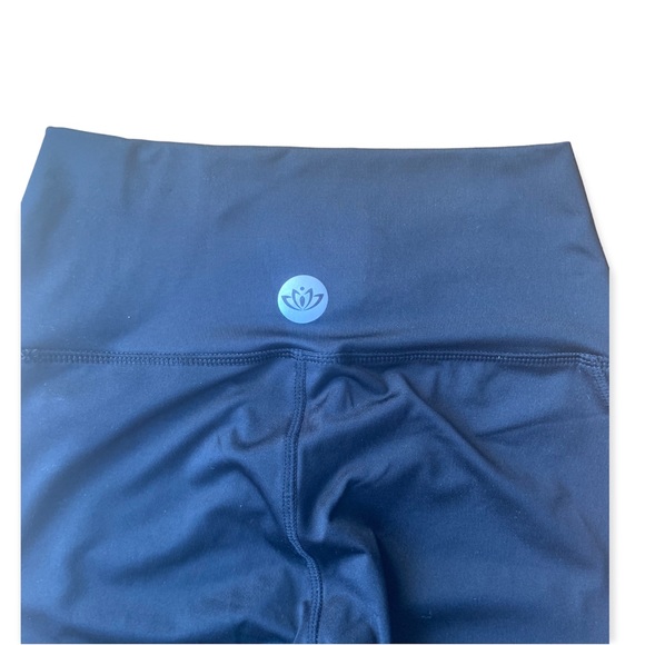 FREEMELODIES Sheer Panel sides Power Leggings - Picture 3 of 6